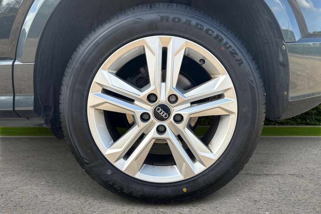 Audi Q2 Audi Q2 Sport 30 Tfsi 110 Ps 6-Speed KP21UBR Black #5