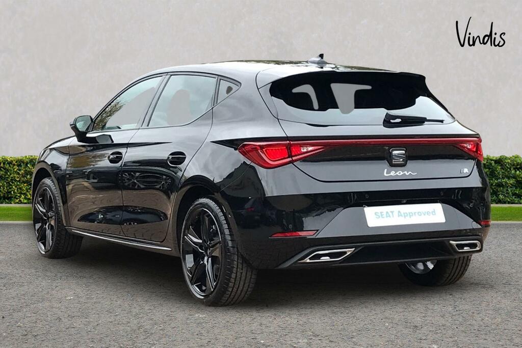 Seat Leon Seat Leon Hatchback 1.5 Etsi 150 Fr Black Edition KP26NVG Black #3