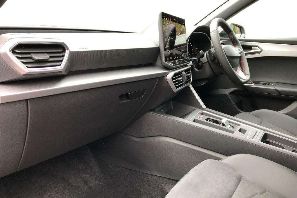 Seat Leon Seat Leon Hatchback 1.5 Etsi 150 Fr Black Edition KP26NVG Black #2