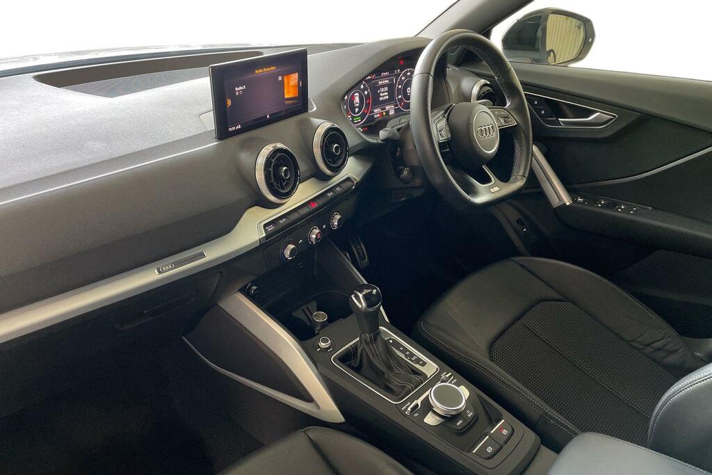 Audi Q2 Audi Q2 Black Edition 35 Tfsi 150 Ps S Tronic LR22NJK White #2