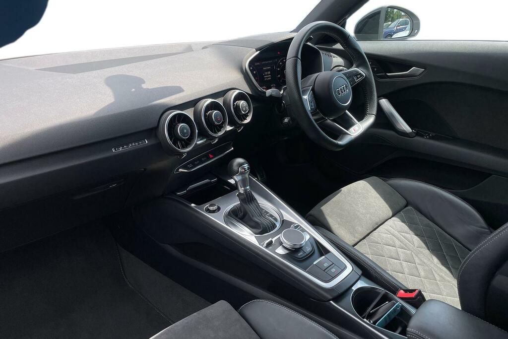 Audi TT Audi Tt Coup- Black Edition 45 Tfsi Quattro 245 Ps RE23VWL White #2