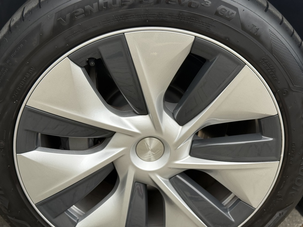 Tesla Model Y Tesla Model Y Long Range Awd BL72GVY White #3