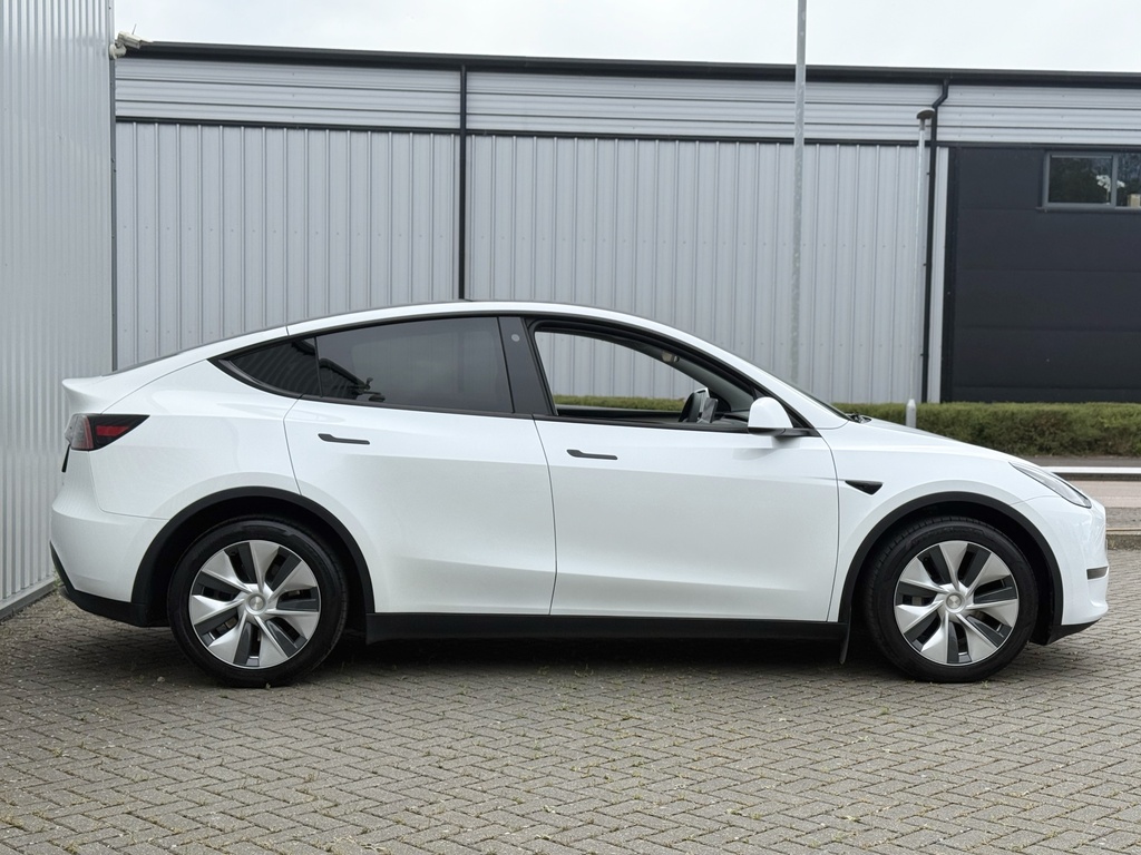Tesla Model Y Tesla Model Y Long Range Awd BL72GVY White #5
