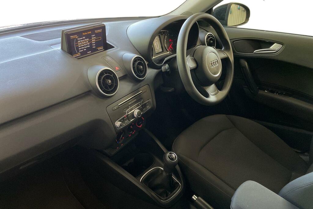 Audi A1 Audi A1 Sportback Se 1.0 Tfsi 95 Ps 5-Speed Black #2