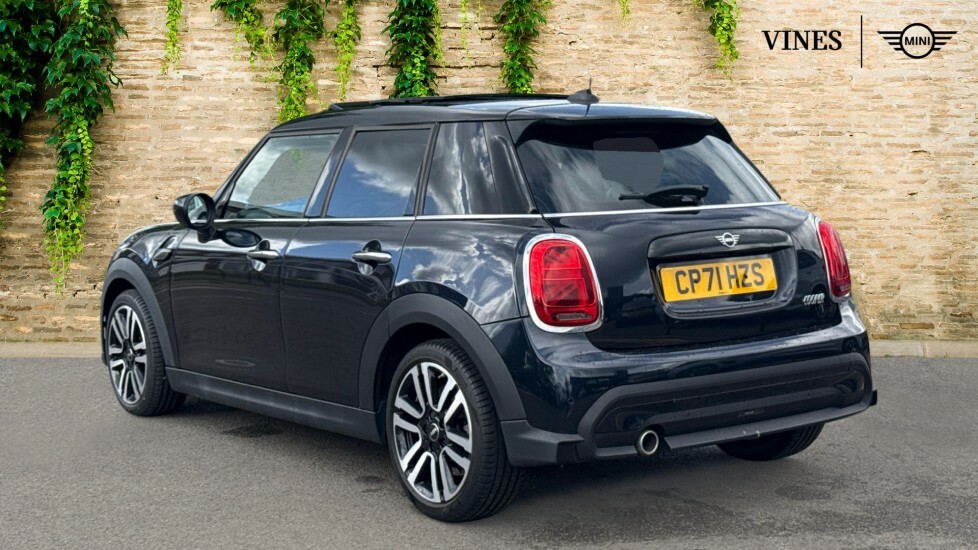 Mini Hatch 5-Door Hatch Cooper Exclusive CP71HZS Black #2