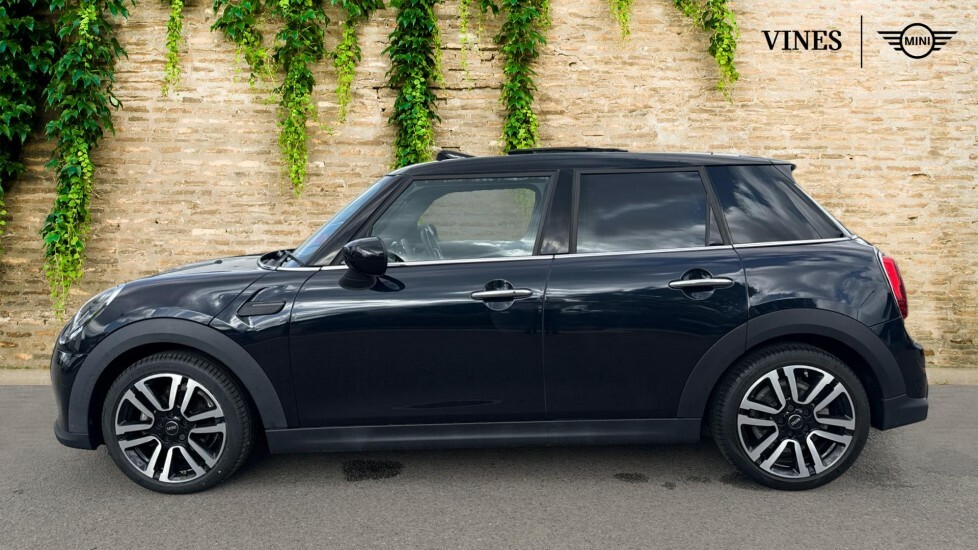 Mini Hatch 5-Door Hatch Cooper Exclusive CP71HZS Black #3