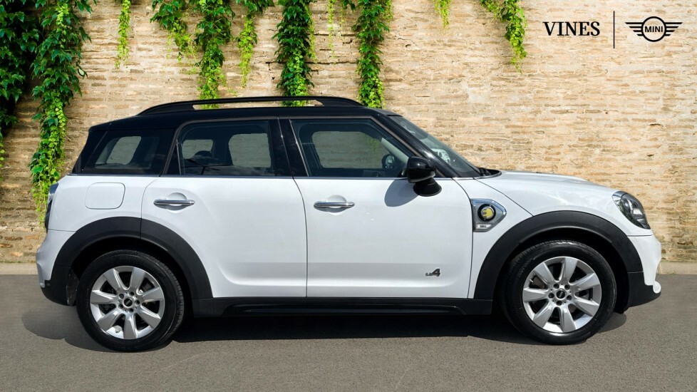Mini Countryman F60 Mini Cooper S E All4 Phev Countryman White #3