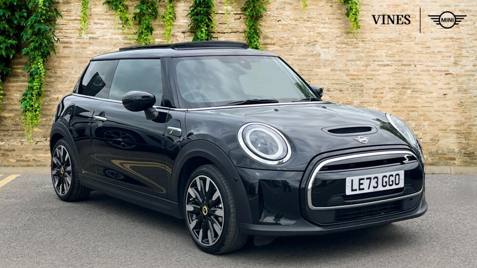 Mini Hatch Level 3 Black