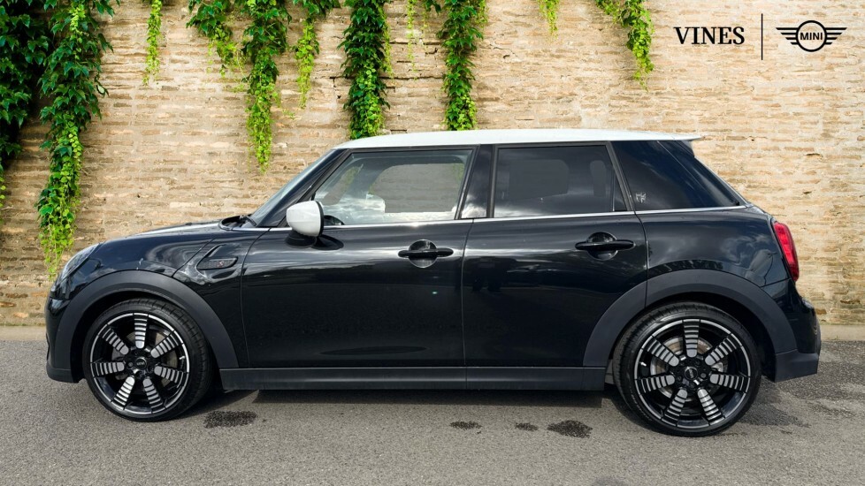 Mini Hatch 5-Door Hatch Cooper S Exclusive RA23LSF Black #3