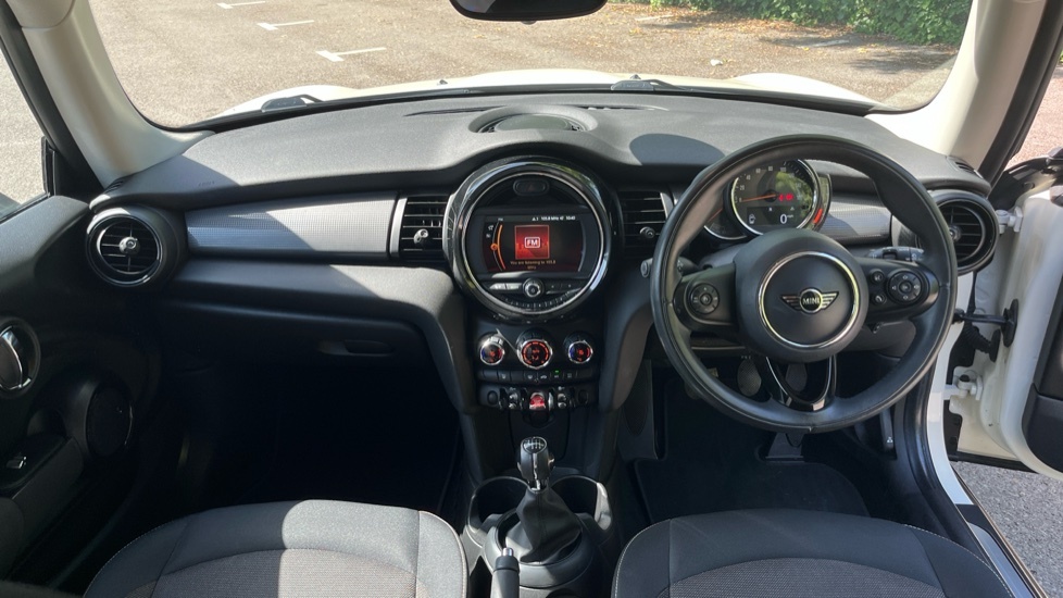 Mini Hatch Cooper 3-Door Hatch White #4
