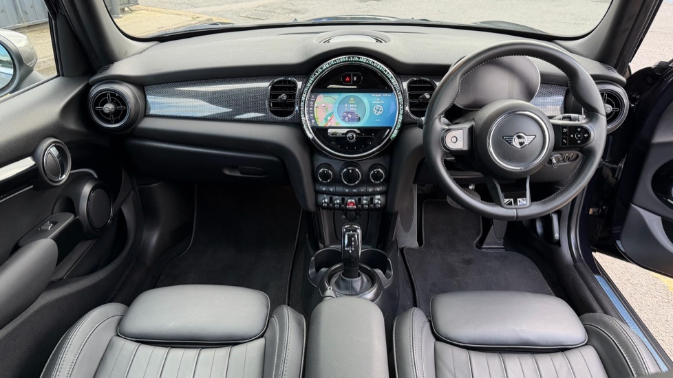 Mini Hatch 5-Door Hatch Cooper Exclusive VN73XOH Black #4