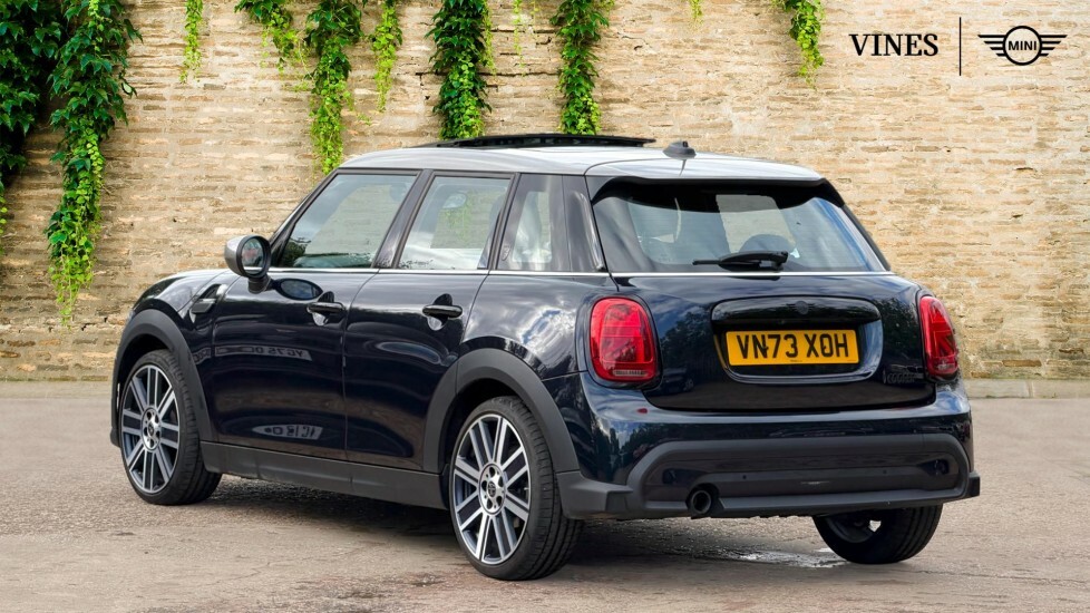 Mini Hatch 5-Door Hatch Cooper Exclusive VN73XOH Black #2