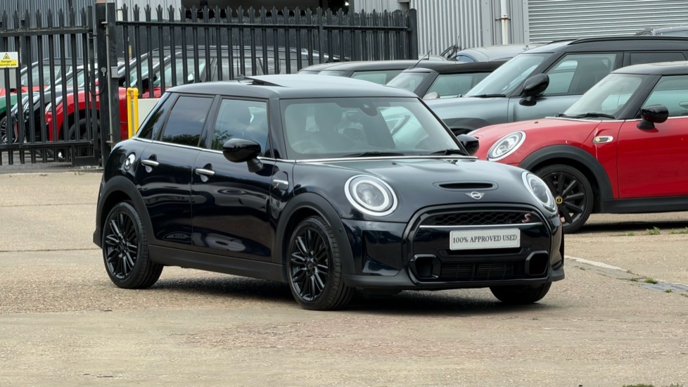 Mini Hatch 5-Door Hatch Cooper S Exclusive Black