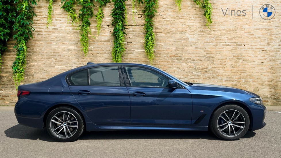 BMW 5 Series 530E M Sport Saloon WA70NEU #3