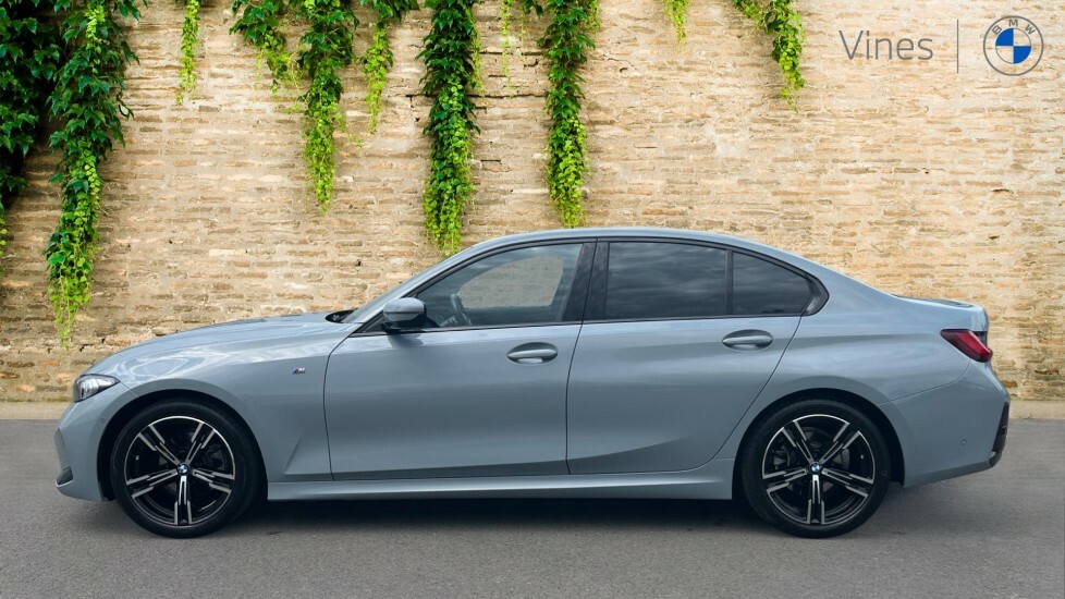 BMW 3 Series 320I M Sport Saloon AJ72YTA #3