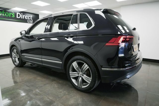 Volkswagen Tiguan 2.0 Tdi Sel Euro 6 S S YA18LZD Black #4