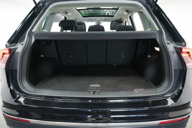 Volkswagen Tiguan 2.0 Tdi Sel Euro 6 S S YA18LZD Black #6