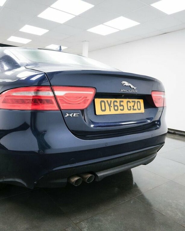 Jaguar XE 2.0D Portfolio Euro 6 S S OY65GZO Blue #5