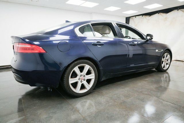 Jaguar XE 2.0D Portfolio Euro 6 S S OY65GZO Blue #4