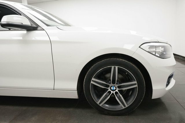 BMW 1 Series 1.5 118I Sport Euro 6 S S PX17VTG White #4