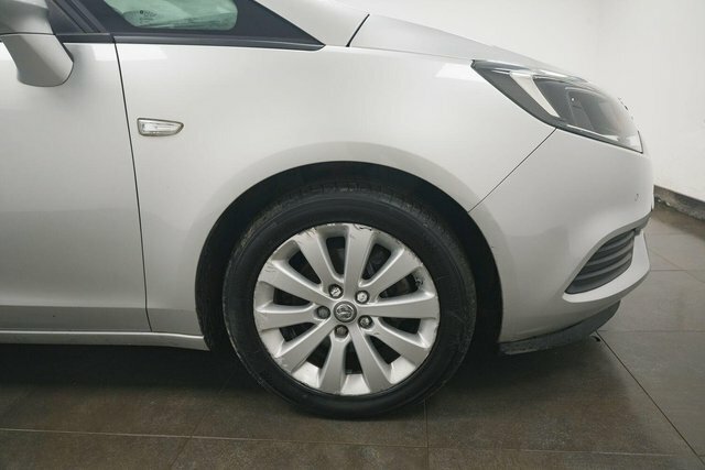 Vauxhall Zafira Tourer 1.4I Turbo Design Euro 6 BG17WCK Silver #4