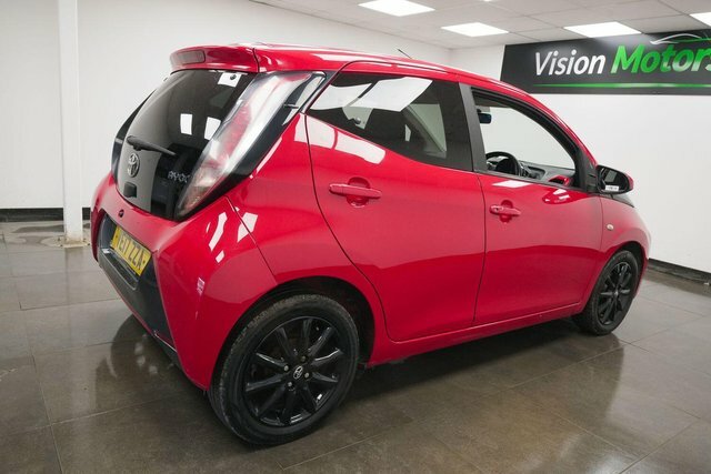 Toyota Aygo 1.0 Vvt-i X-style Euro 6 VE17ZZA Red #3