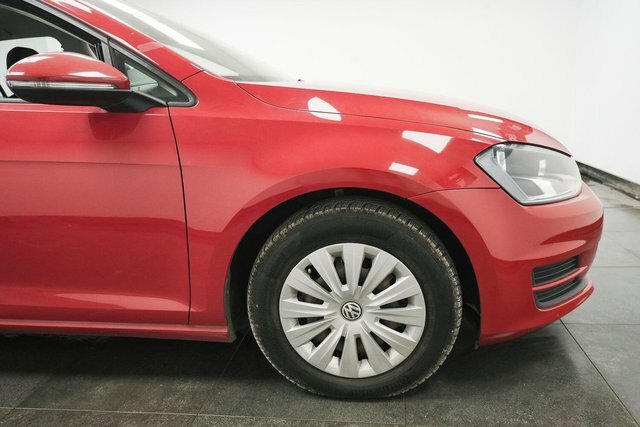 Volkswagen Golf 1.6 Tdi Bluemotion Tech S Euro 5 S S GD64VKM Red #4