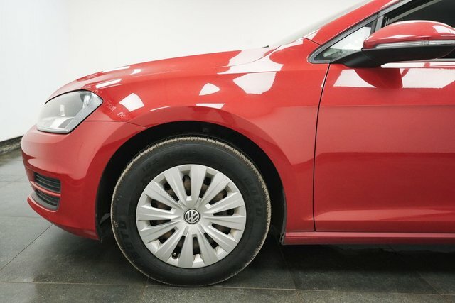 Volkswagen Golf 1.6 Tdi Bluemotion Tech S Euro 5 S S GD64VKM Red #5