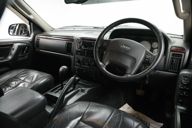 Jeep Grand Cherokee Limited Black #8
