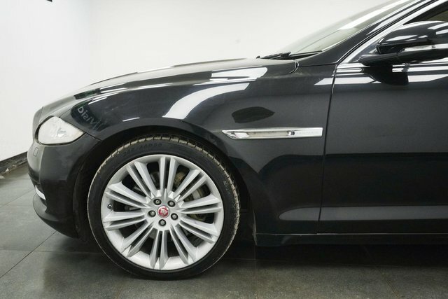 Jaguar XJ 3.0D V6 Portfolio Euro 5 S S BK15HFA Black #5