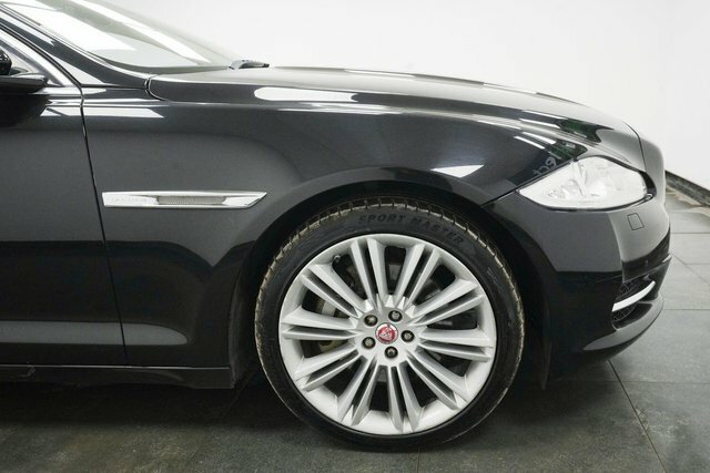 Jaguar XJ 3.0D V6 Portfolio Euro 5 S S BK15HFA Black #4
