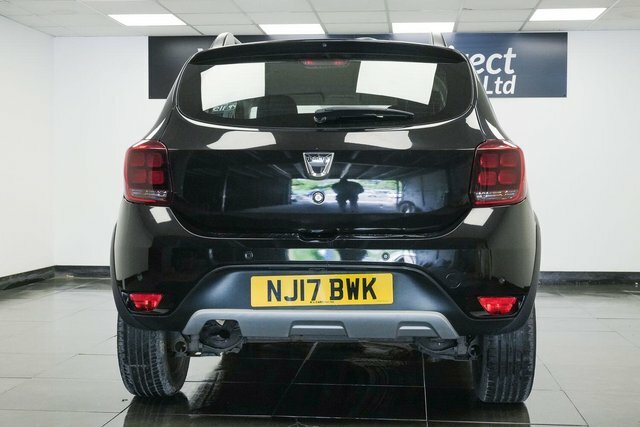 Dacia Sandero Stepway 0.9 Tce Laureate Euro 6 S S NJ17BWK Black #2