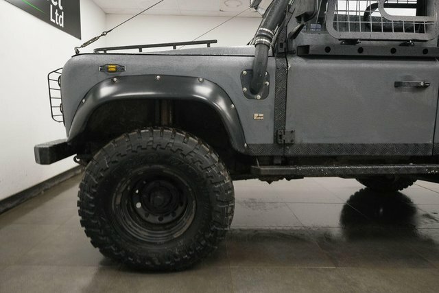 Land Rover Defender 90 Automatic #2