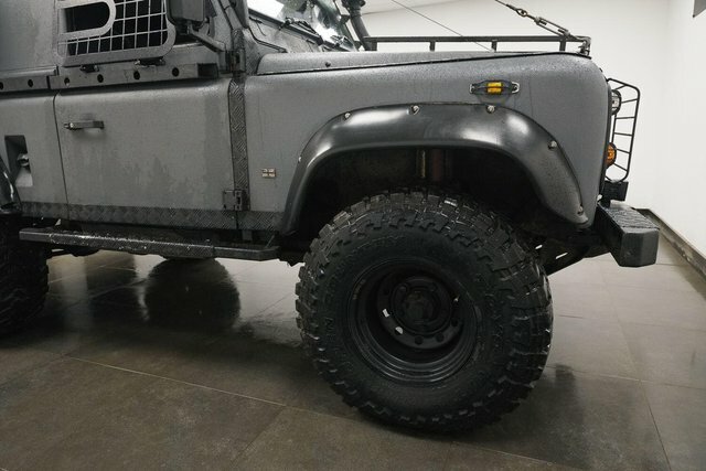 Land Rover Defender 90 Automatic #1
