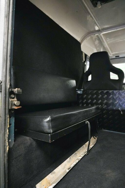 Land Rover Defender 90 Automatic #5