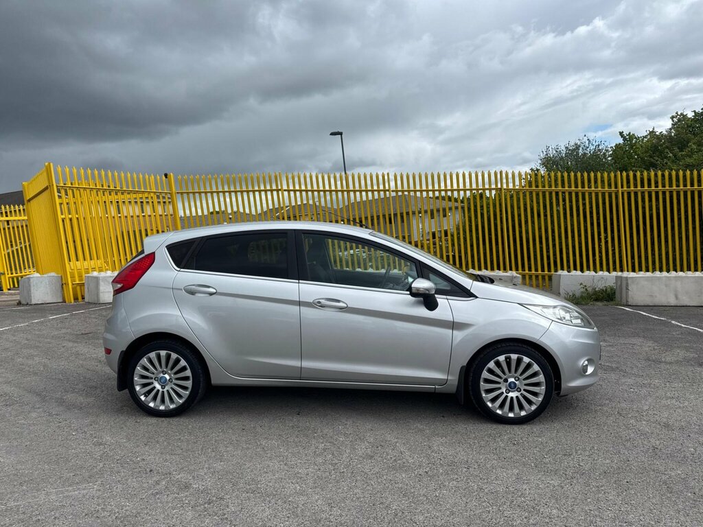 Ford Fiesta 1.6 Tdci Titanium FG10ONO Silver #5