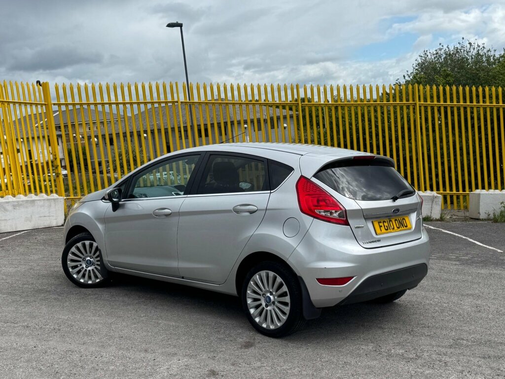 Ford Fiesta 1.6 Tdci Titanium FG10ONO Silver #2