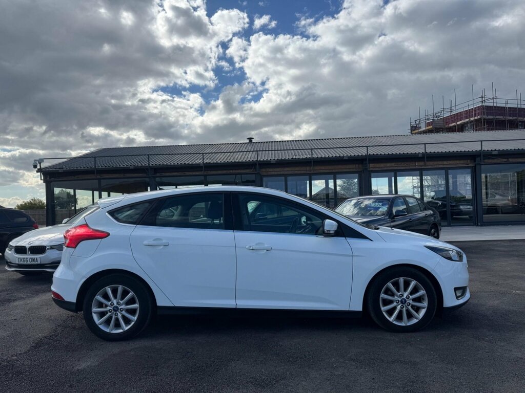 Ford Focus 1.6 Tdci Titanium Euro 5 Ss MJ64YSW White #5