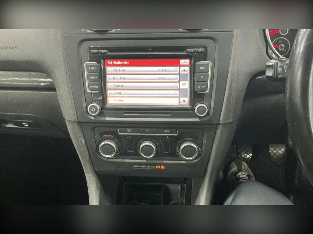 Volkswagen Golf 2.0 Tdi Match Euro 5 YK11LVZ Red #4