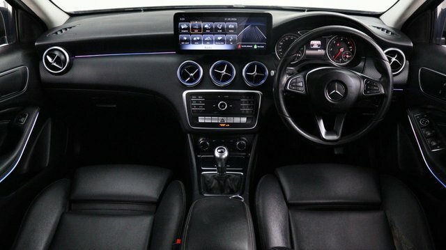 Mercedes-Benz A Class 2.1 A200d Se Hatchback Euro 6 S RK04EMU Black #2