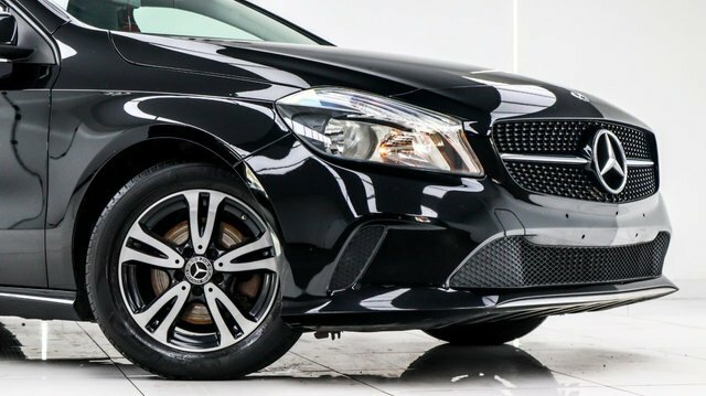 Mercedes-Benz A Class 2.1 A200d Se Hatchback Euro 6 S RK04EMU Black #4