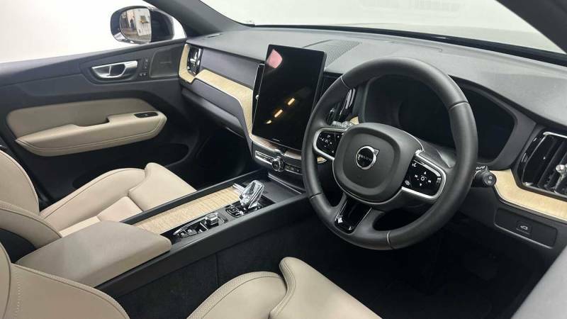 Volvo XC60 B5 Awd Mild Hybrid Plus Dark - 2025 75 HJ75ZDA #4