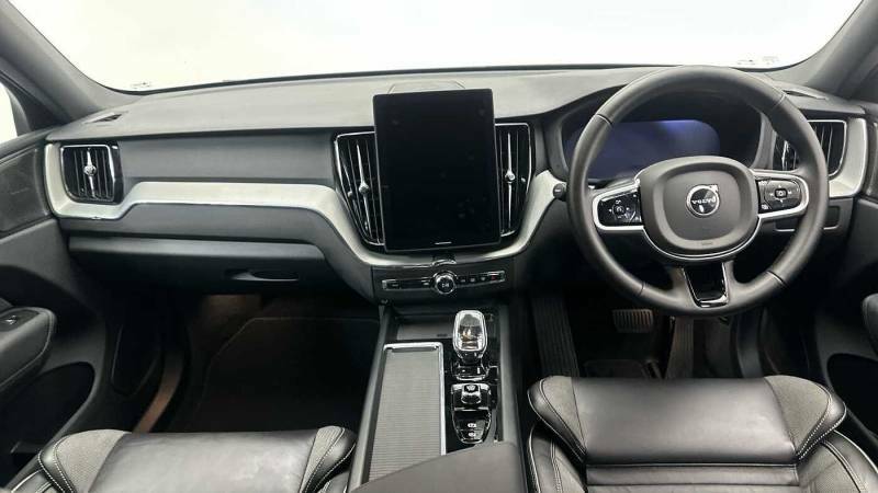 Volvo XC60 B5 Awd Mild Hybrid Black Edition Plus - 202 HJ75KXY White #5