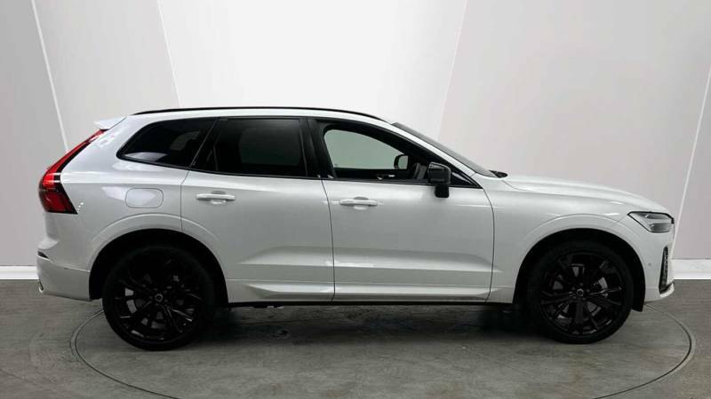 Volvo XC60 B5 Awd Mild Hybrid Black Edition Plus - 202 HJ75KXY White #3