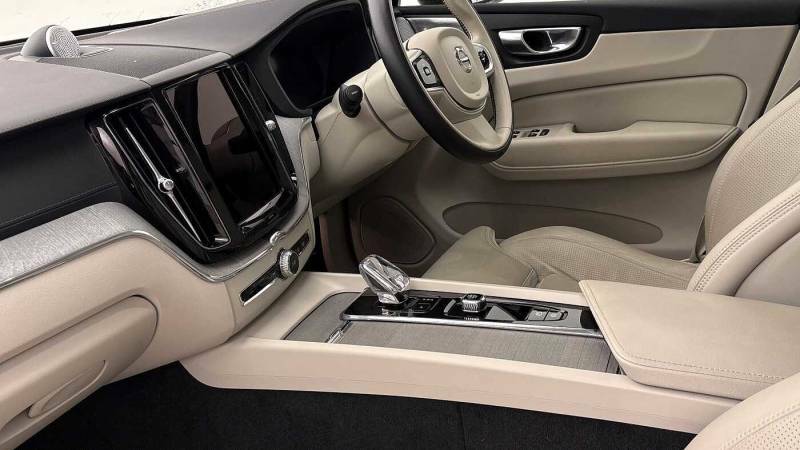 Volvo XC60 B5 Awd Mild Hybrid Ultra Dark - 2025 25 RV25XWK Black #6