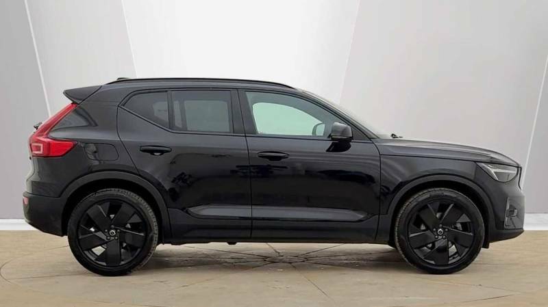Volvo XC40 B3 Mild Hybrid Black Edition Plus - 2025 2 RV25YSA Black #2