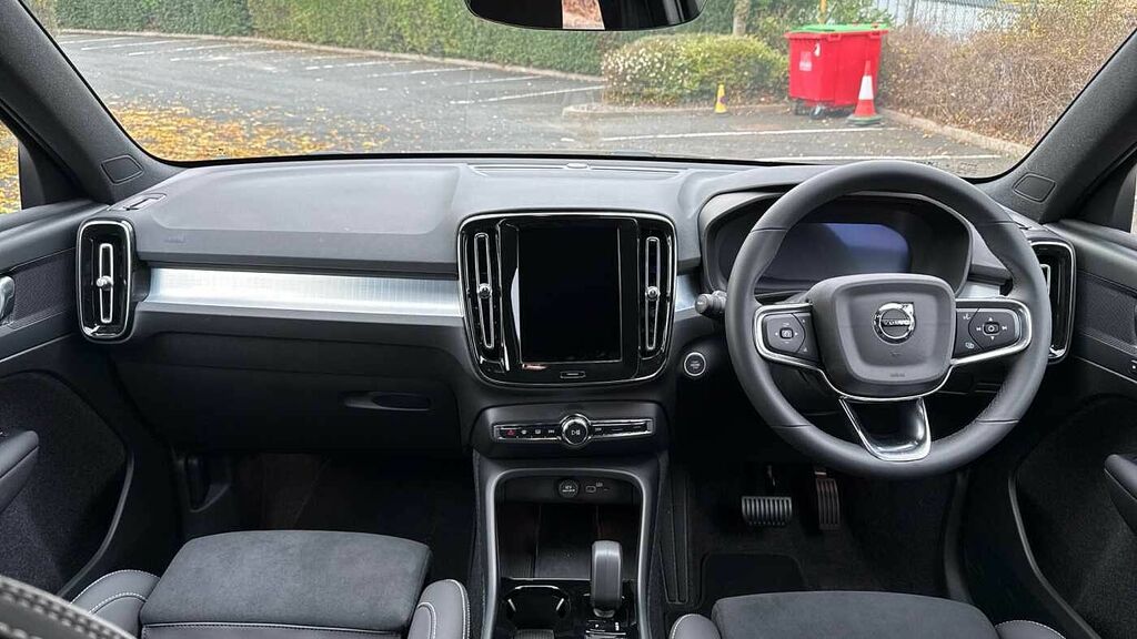 Volvo XC40 Black Edition Plus, B4 Mild Hybrid, DY75XJW Black #5
