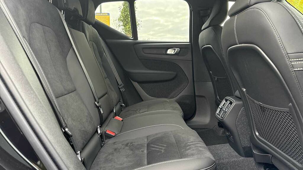 Volvo XC40 Black Edition Plus, B4 Mild Hybrid, DY75XJW Black #6