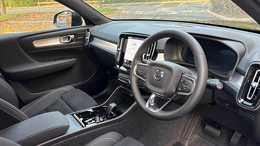 Volvo XC40 Black Edition Ultra, B3 Mild Hybrid, DV75CVO Black #4