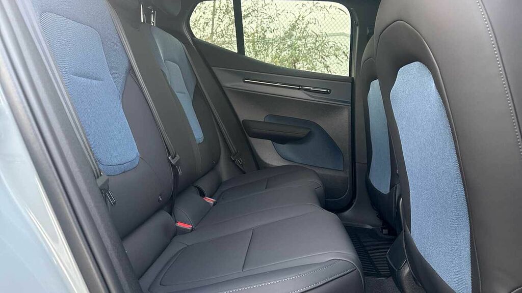 Volvo EX30 Plus, Single Motor Extended Range, DU26YTD Grey #6